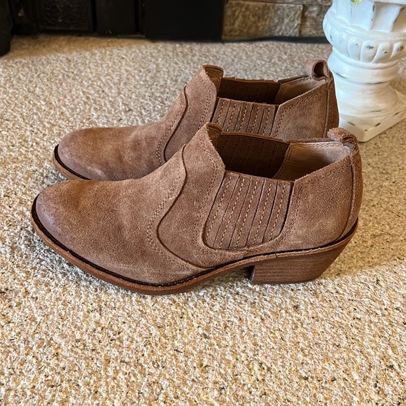 Soft Leather Upper Western Style Ankle Boot Size 6 🐴 - Picture 3 of 6